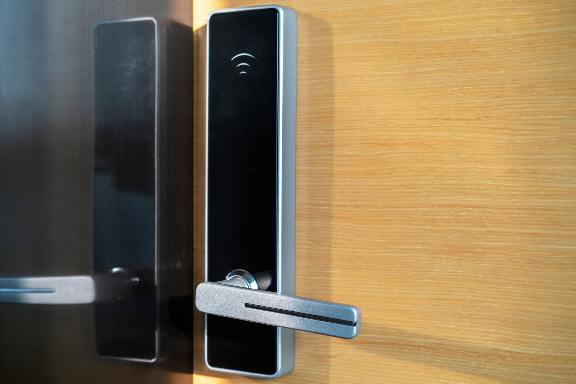 smart lock and door handle